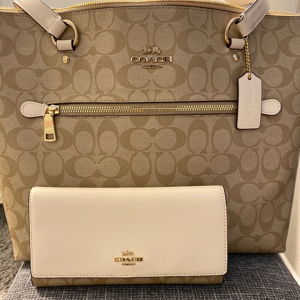 Coach Gallery Tote and Trifold Wallet